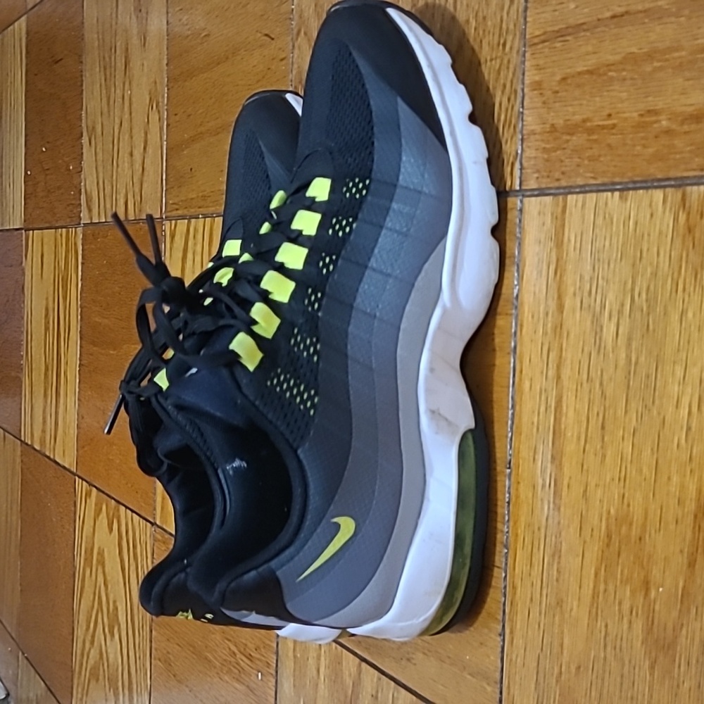 Nike Women's Black and Gray Sneakers with Yellow Accents